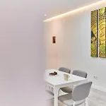 Catedral Palace By Gaiarooms شقة