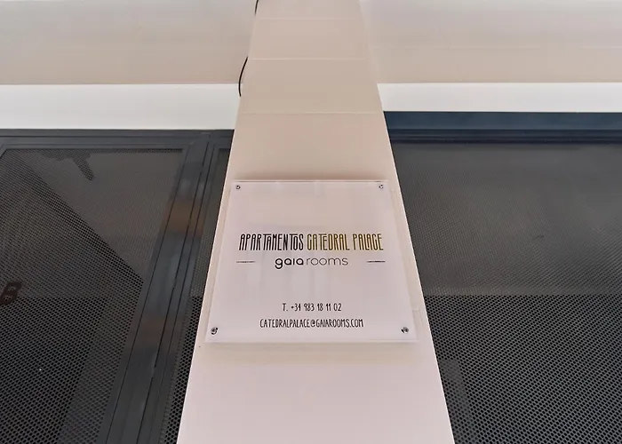 Catedral Palace By Gaiarooms Apartman Valladolid